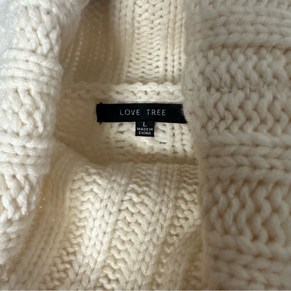 NWOT Love Tree Cableknit Turtleneck Size L - Picture 4 of 5